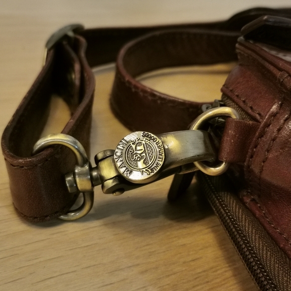 Mancini hand bag - Picture 7 of 9